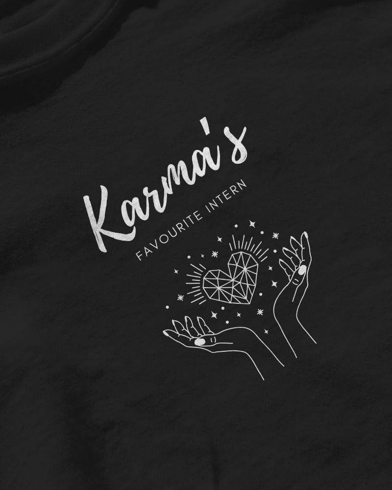 Oversized “Karma’s Favorite Intern” T-shirt in black – Savage Cotton streetwear