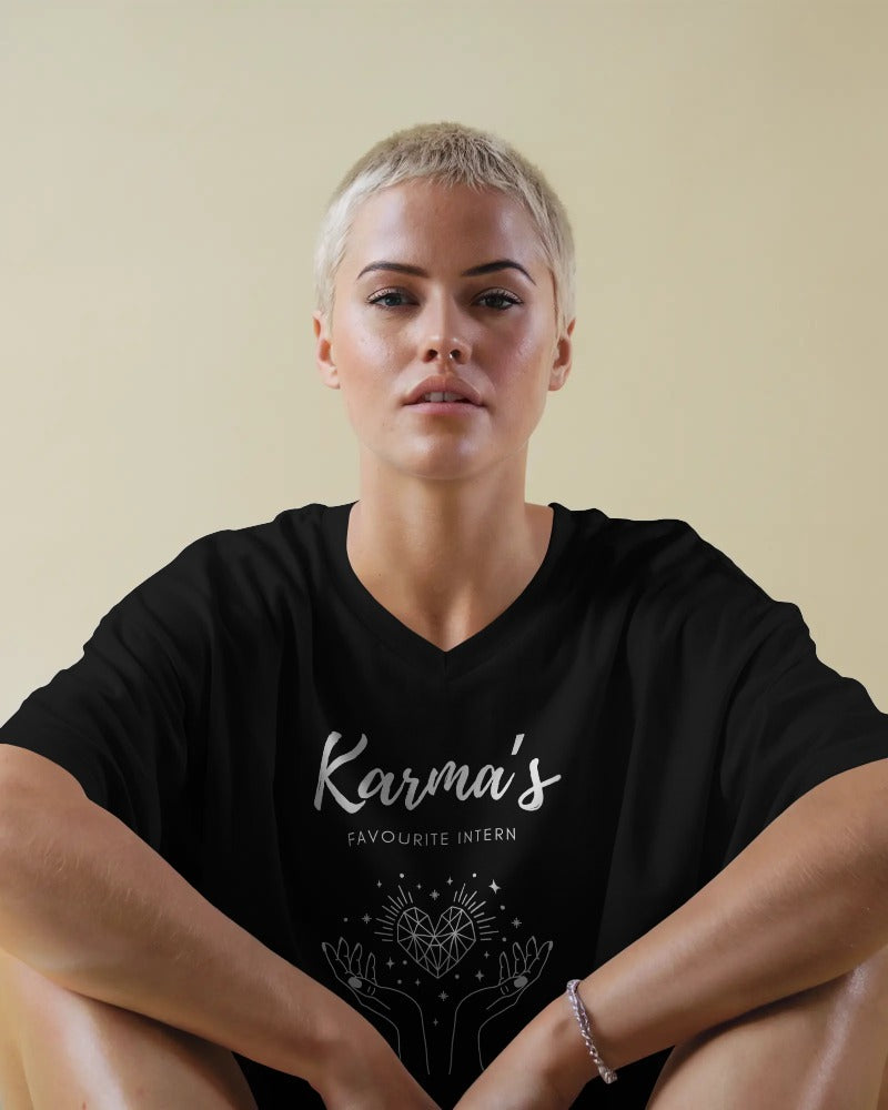 Oversized “Karma’s Favorite Intern” T-shirt in black – Savage Cotton streetwear